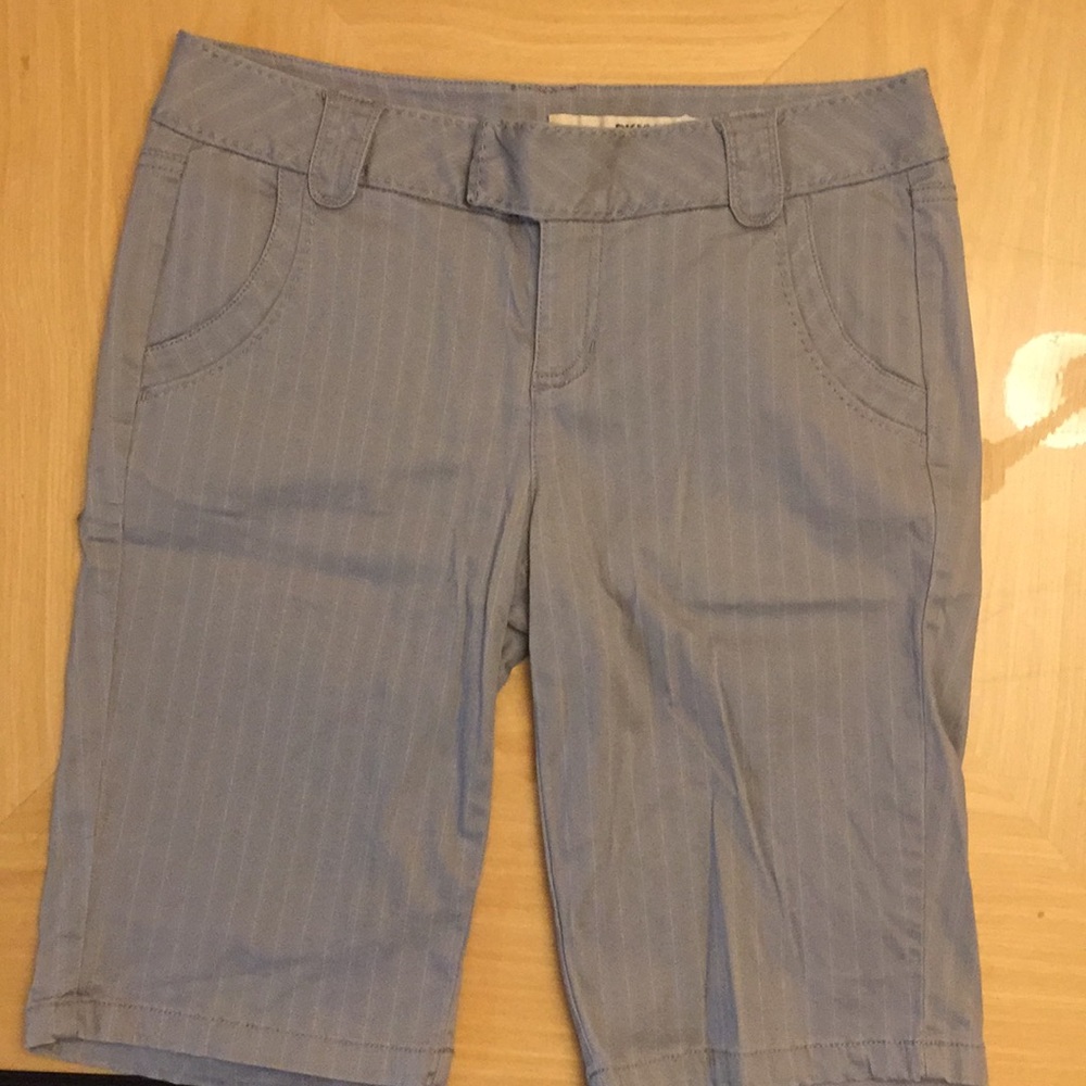 NEW DKNY JEANS *Gray Trouser Shorts